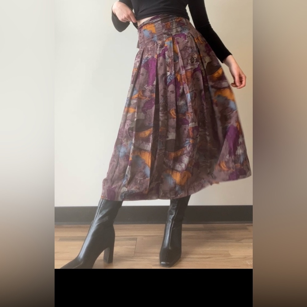 Chic Abstract Midi Skirt in Purple and Orange